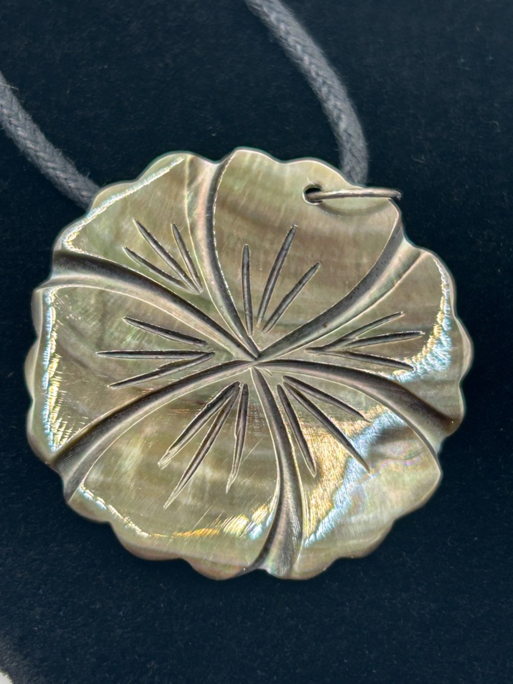 Vintage Carved Iridescent Shell Flower Pendant Necklace - Picture 11 of 14